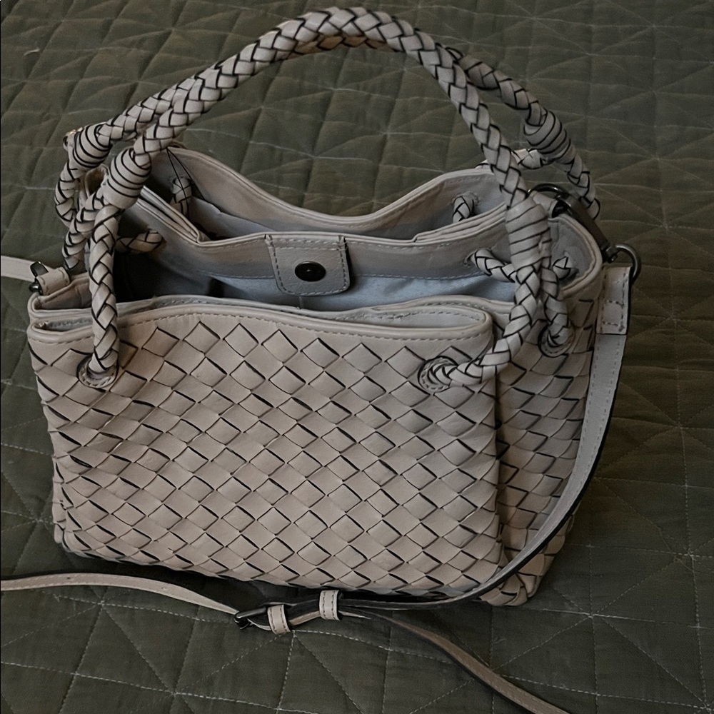 Elegant Woven Leather Handbag - Cream